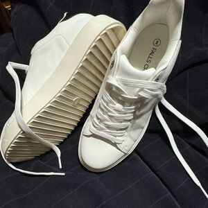 Falls Creek white tennis shoes, size 9, like new